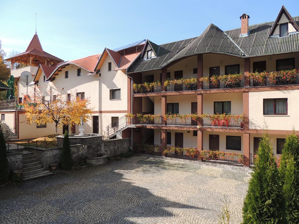 Bed and Breakfast Mokus Panzio Bicfalau Экстерьер фото